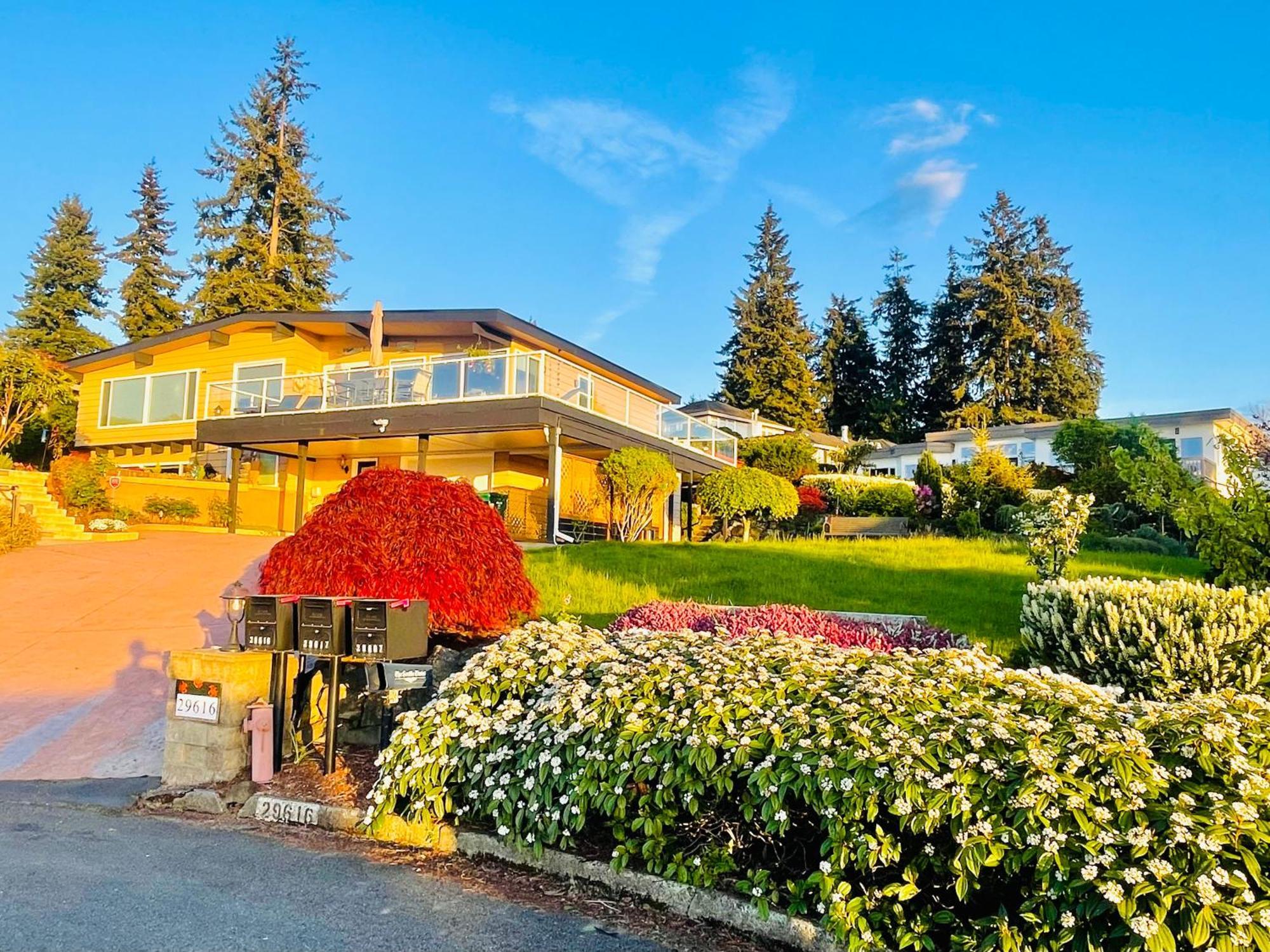 1200sft Spacious Seaview & Garden Surrounded Vacation * Federal Way